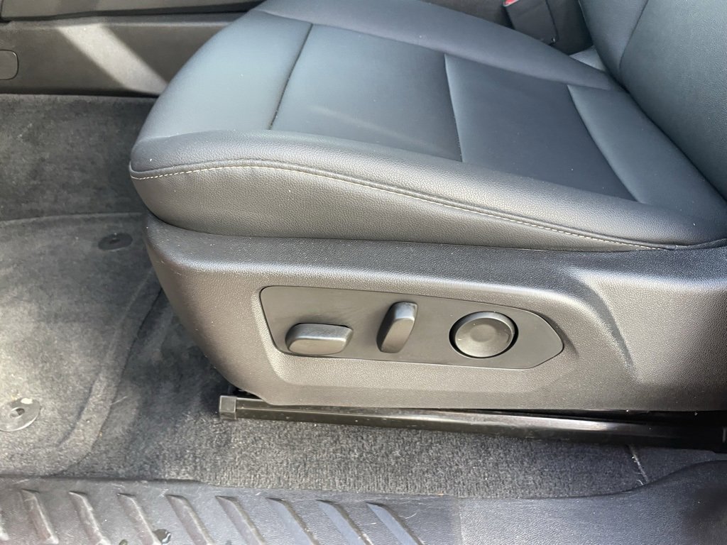 Used 2024 GMC Canyon Elevation w/ Elevation Premium Package image 11