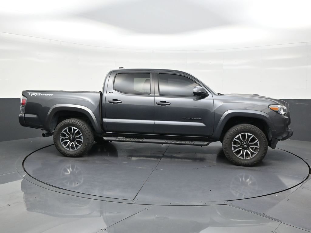 Used 2022 Toyota Tacoma TRD Sport w/ Technology Package image 6