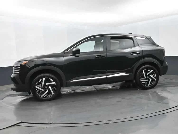 Used 2025 Nissan Kicks SV FWD image 5
