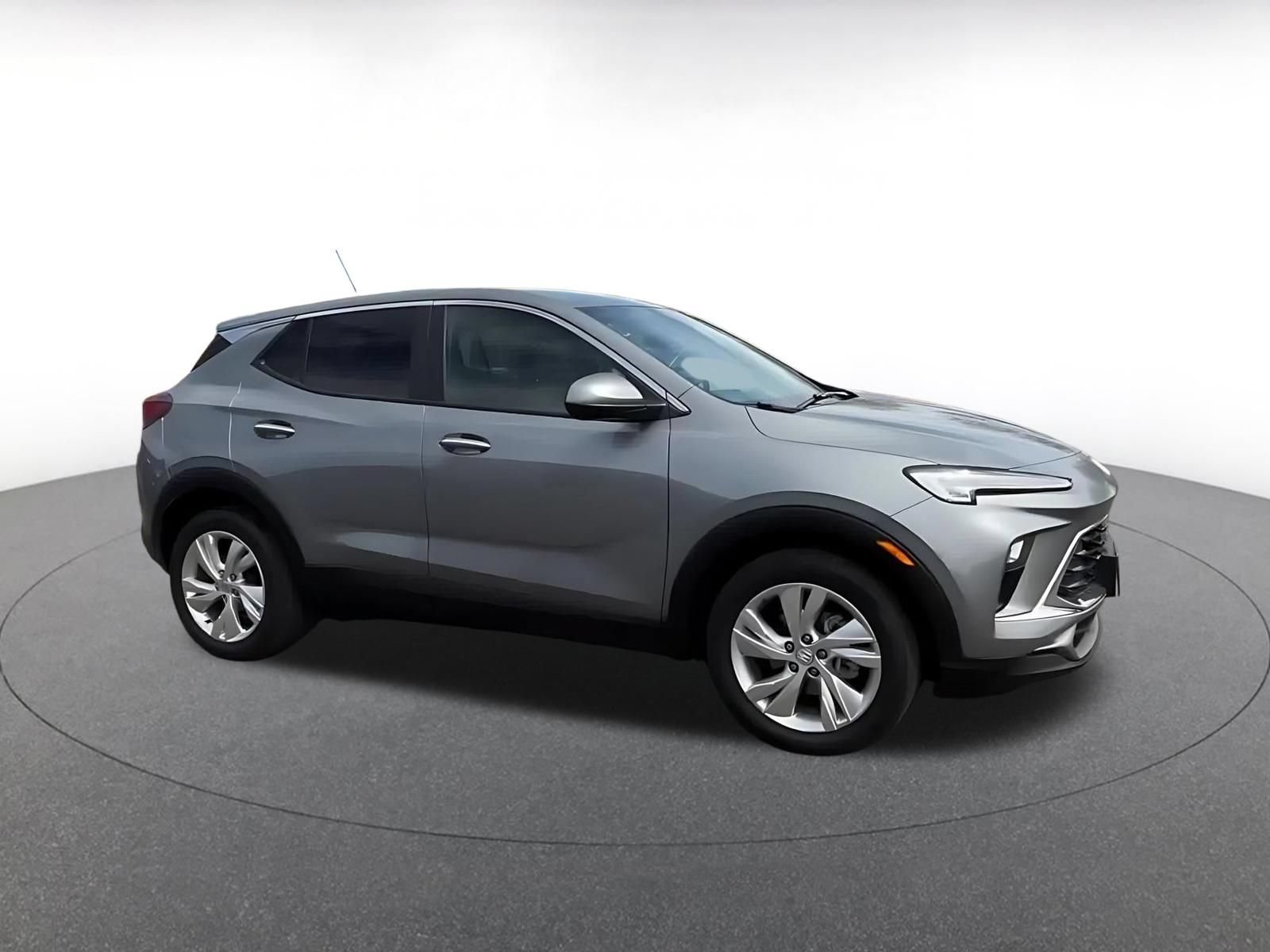 Used 2025 Buick Encore GX Preferred FWD image 2