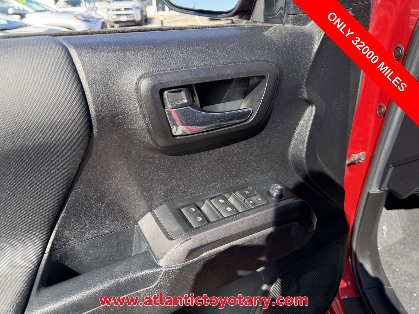 Used 2022 Toyota Tacoma TRD Sport w/ Technology Package image 22