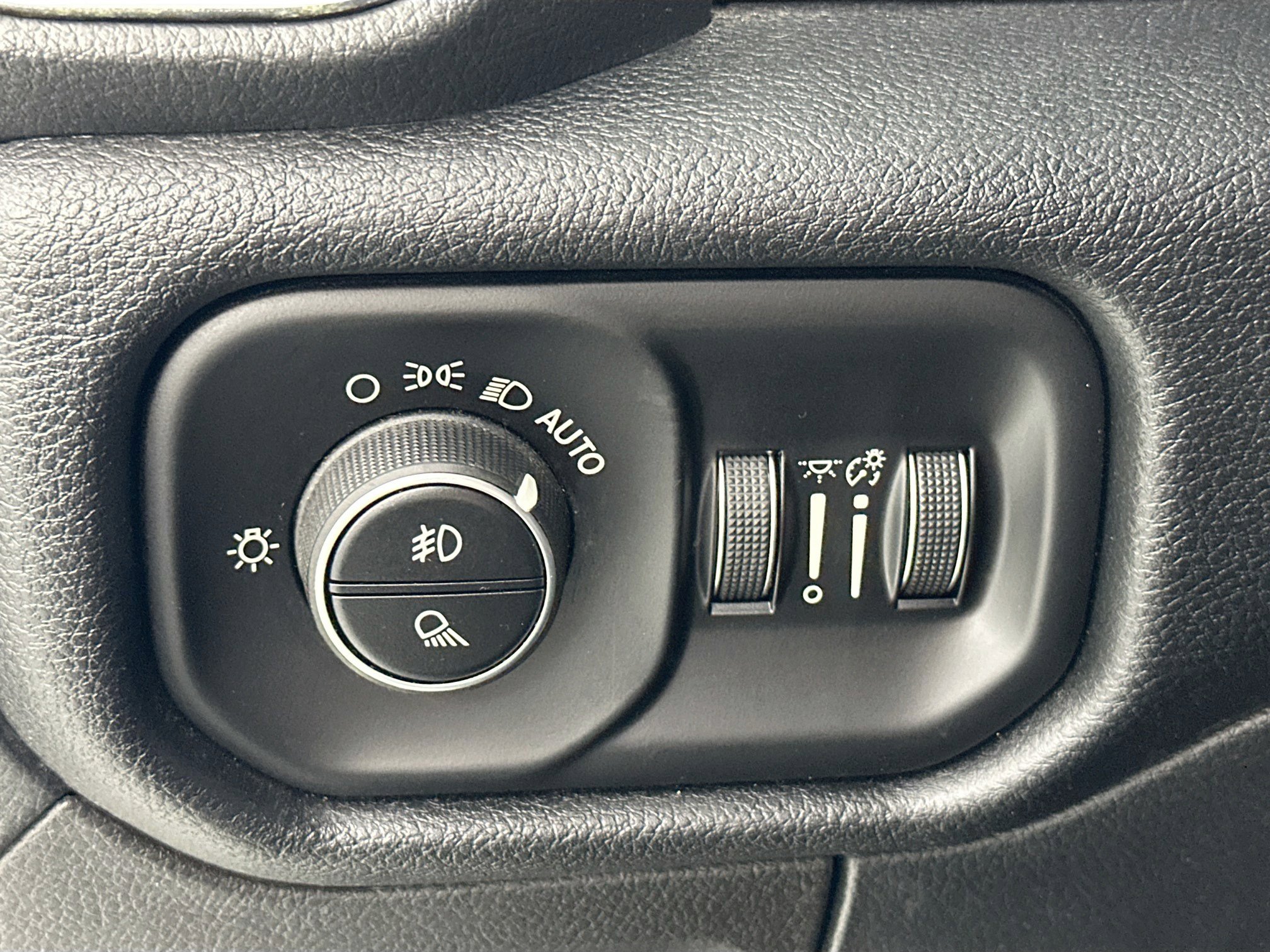 Used 2022 RAM 1500 Laramie RWD image 10