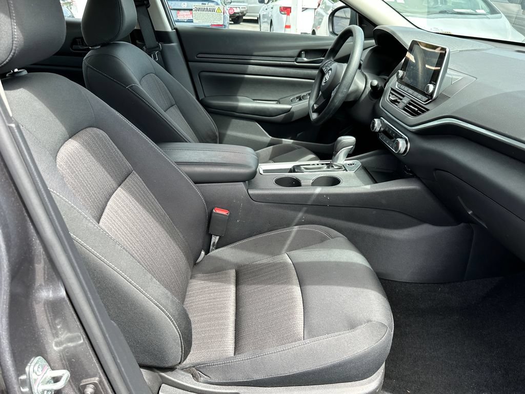 Used 2025 Nissan Altima 2.5 S FWD image 15