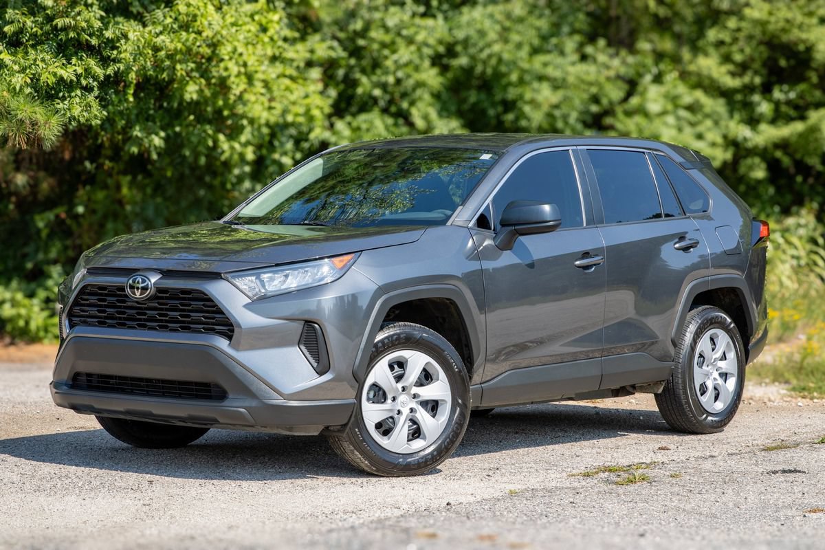 Used 2022 Toyota RAV4 LE FWD image 1