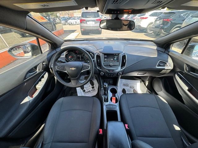 Used 2018 Chevrolet Cruze LT w/ Convenience Package FWD image 16