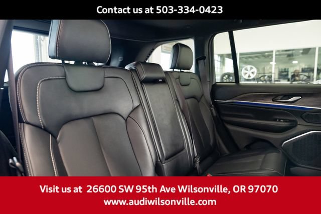 Used 2023 Jeep Grand Cherokee Overland AWD/4WD image 34