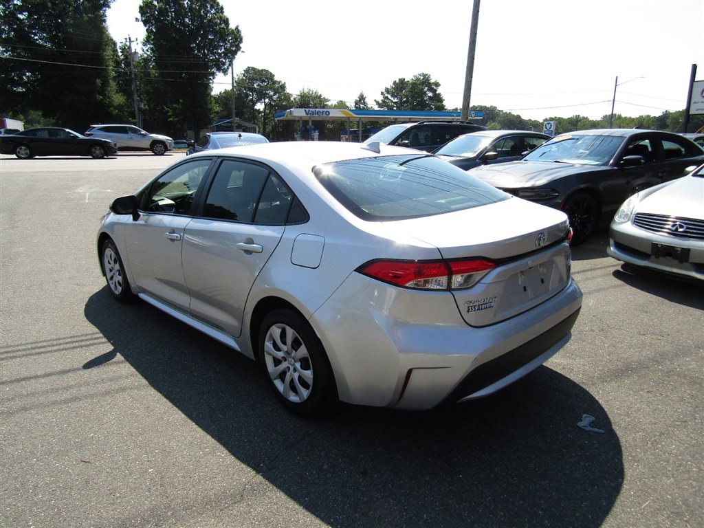 Used 2022 Toyota Corolla LE w/ Carpet Mat Package (TMS) FWD image 5