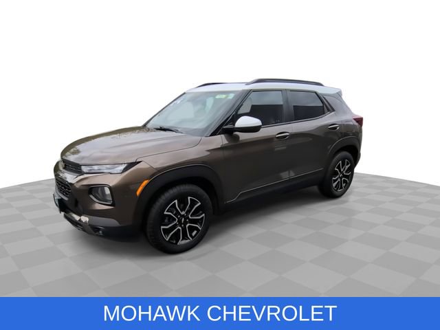 Used 2022 Chevrolet TrailBlazer ACTIV w/ Sun and Liftgate Package FWD image 4