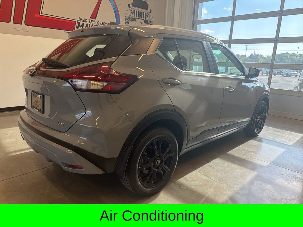 Used 2023 Nissan Kicks SV FWD image 3