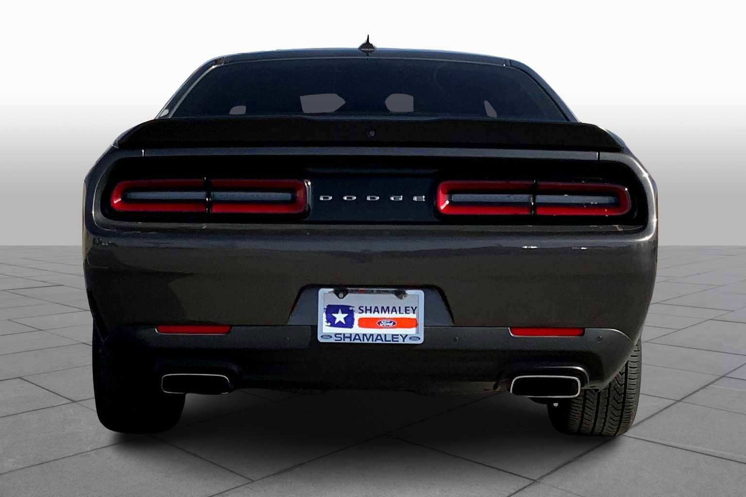 Used 2022 Dodge Challenger R/T Scat Pack RWD image 5