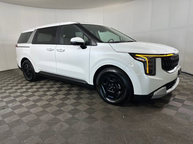 Used 2025 Kia Carnival image 2