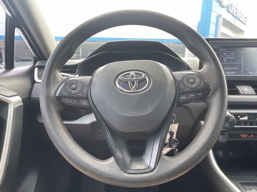Used 2022 Toyota RAV4 LE FWD image 19