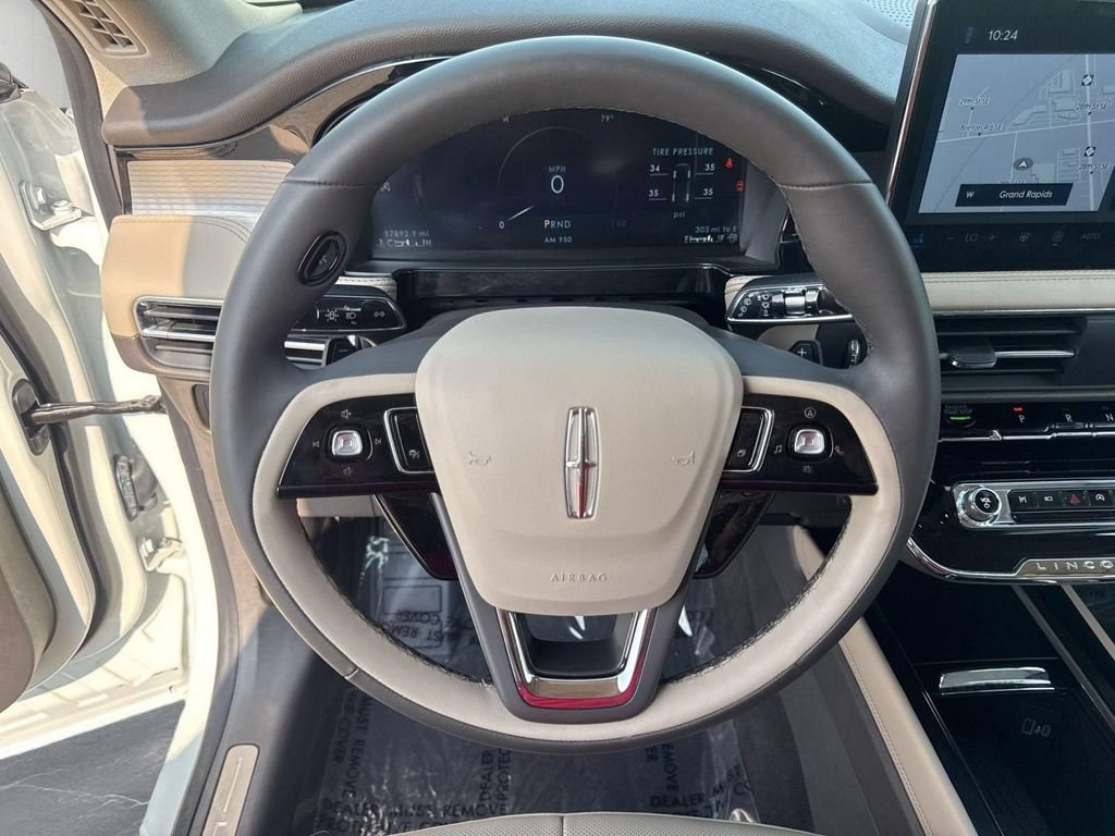 Certified 2024 Lincoln Corsair AWD w/ Equipment Group 101A image 18