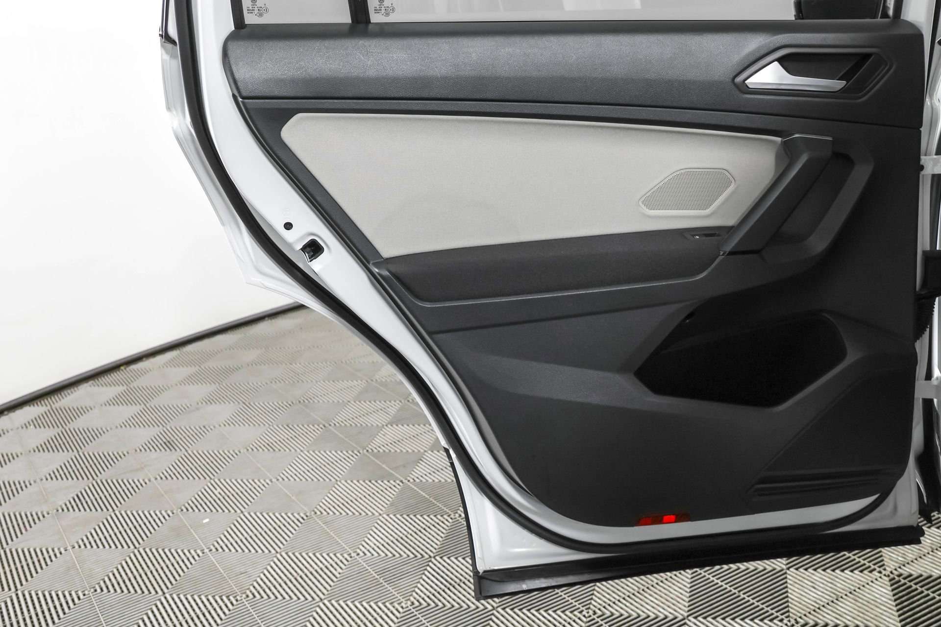 Used 2019 Volkswagen Tiguan S w/ Driver Assistance Package image 37