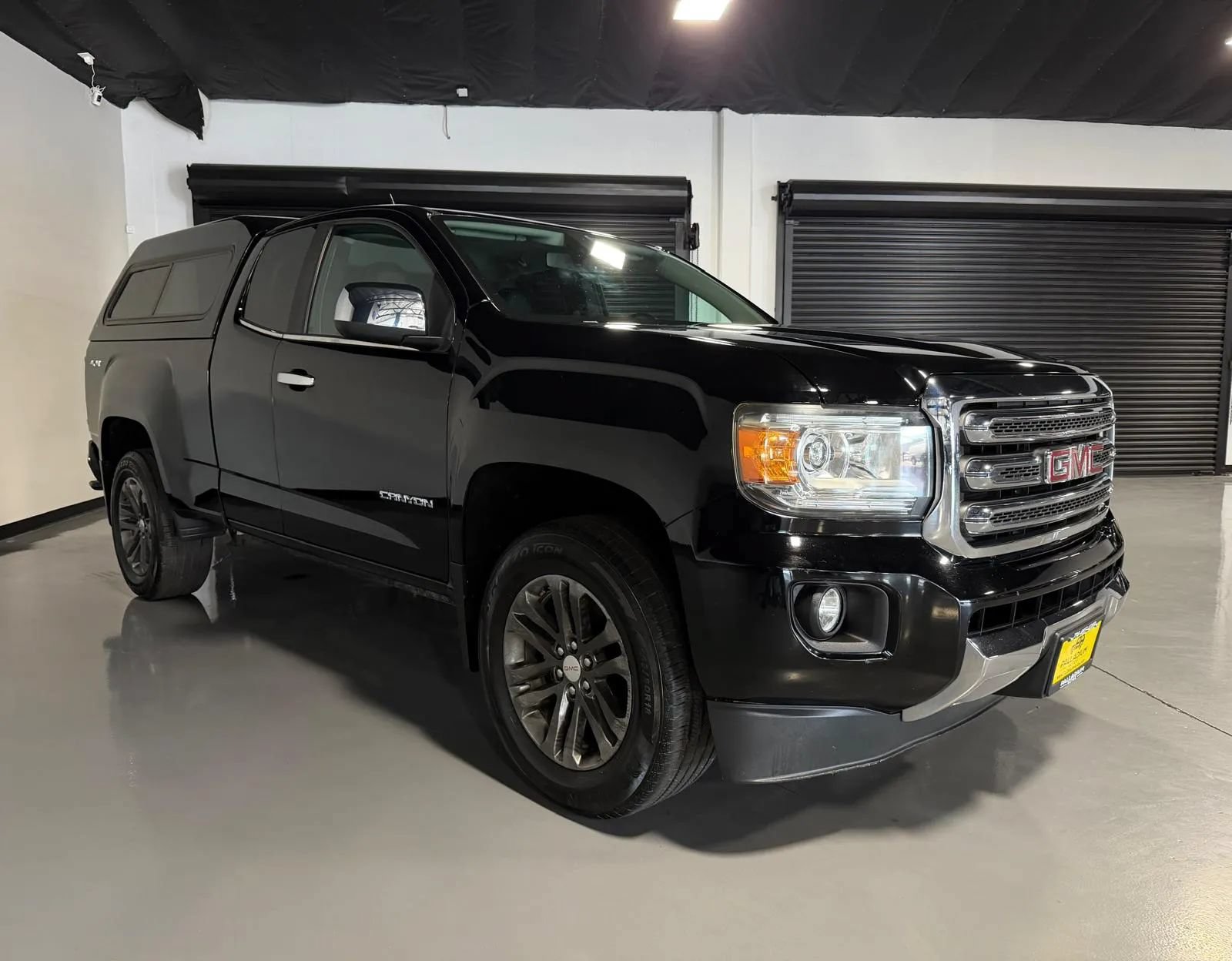 Used 2015 GMC Canyon SLT AWD/4WD image 3