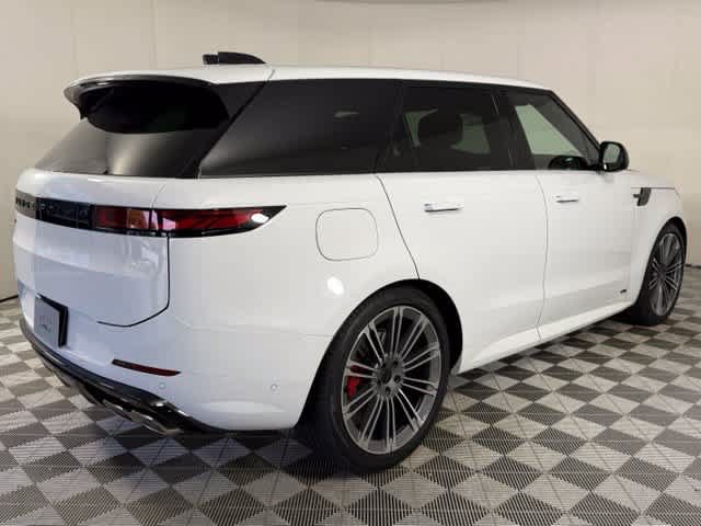 New 2027 Land Rover Range Rover Sport Dynamic SE AWD/4WD image 8