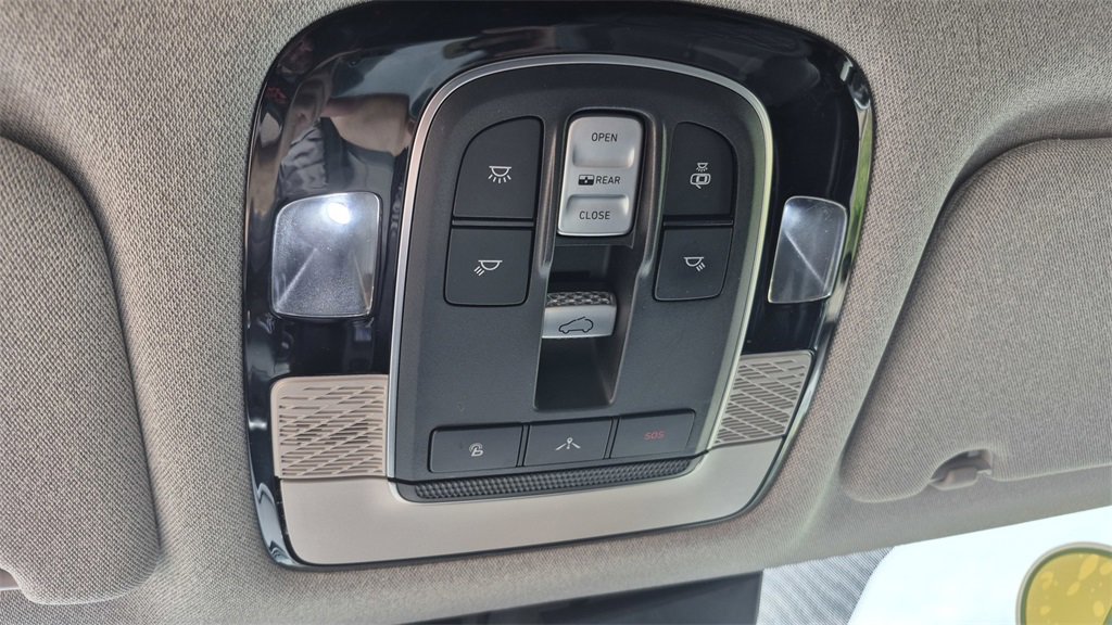 Used 2021 Hyundai Palisade Limited image 22