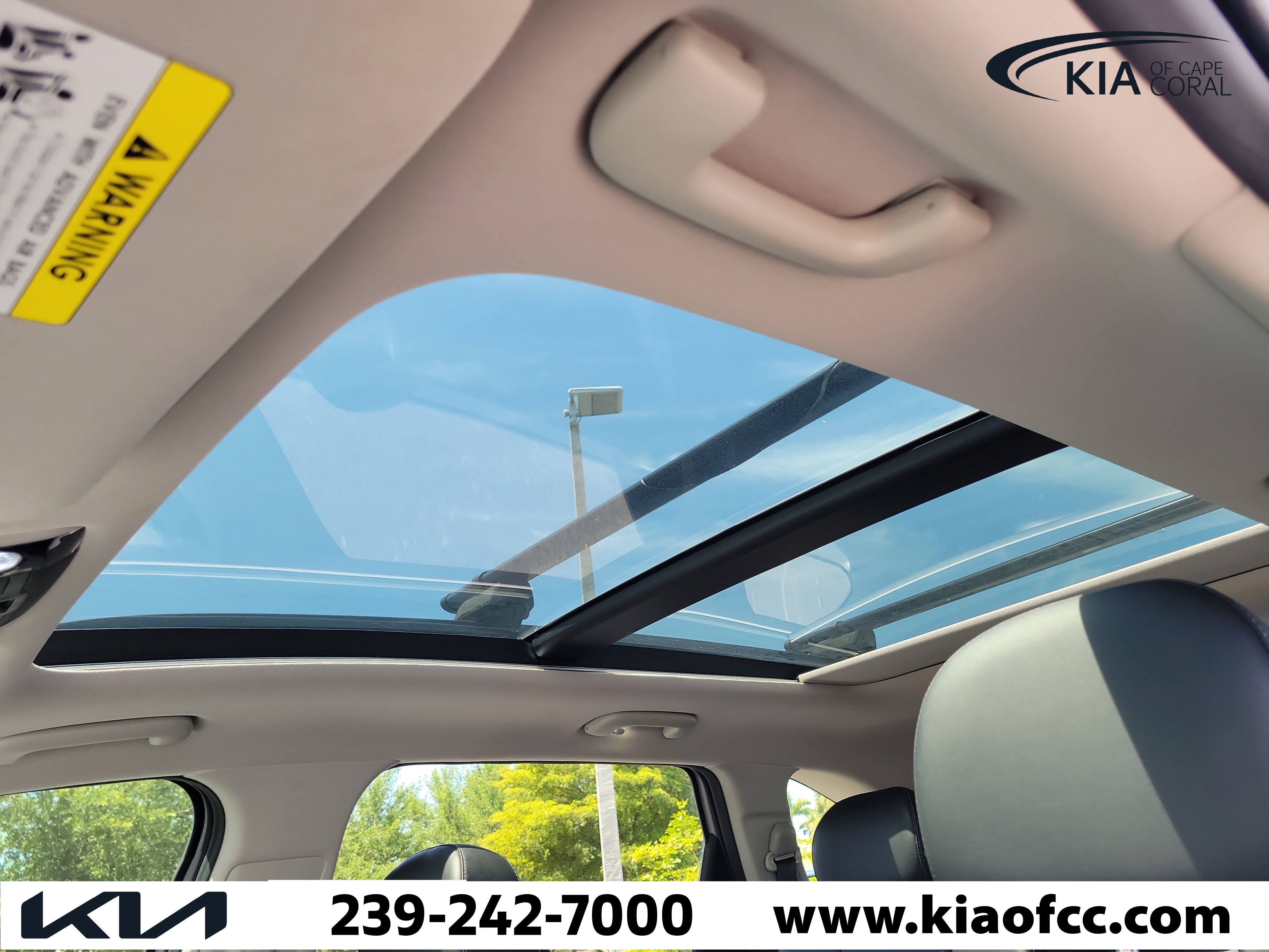 Certified 2022 Kia Sorento S w/ Panoramic Sunroof Package image 22