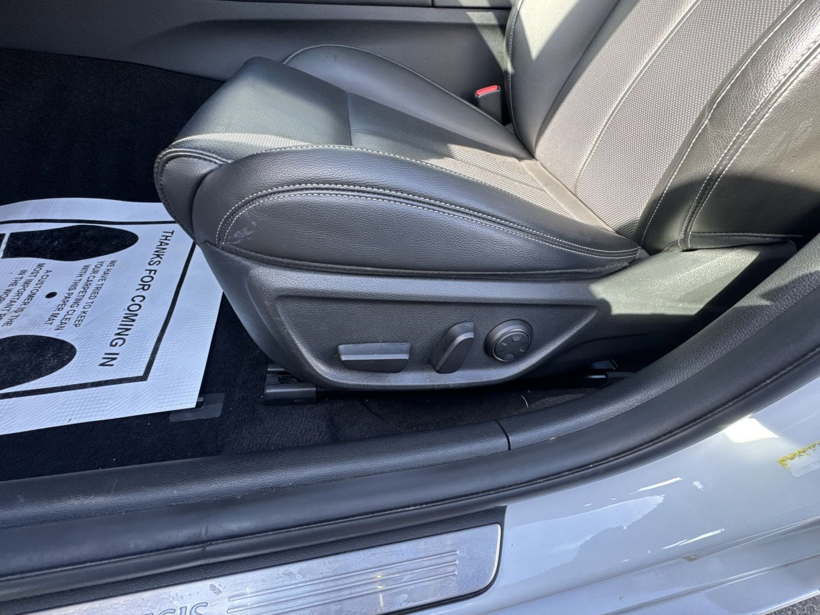 Used 2021 Genesis G70 2.0T image 14