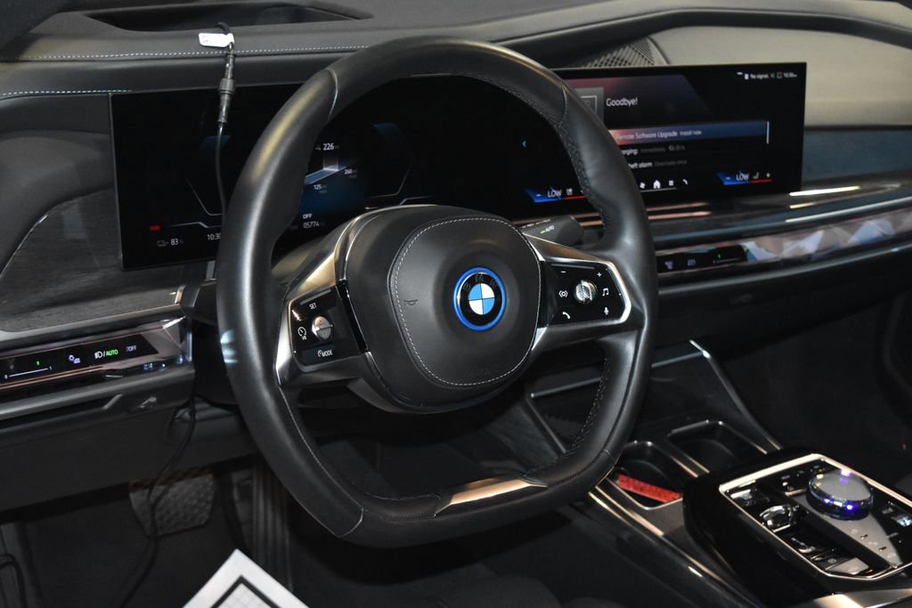 Used 2024 BMW i7 eDrive50 image 2
