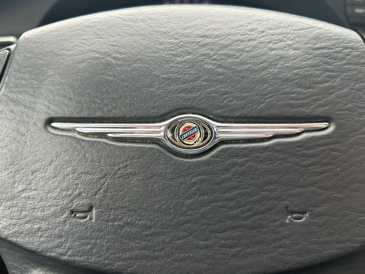 Used 2007 Chrysler Pacifica Limited FWD image 24