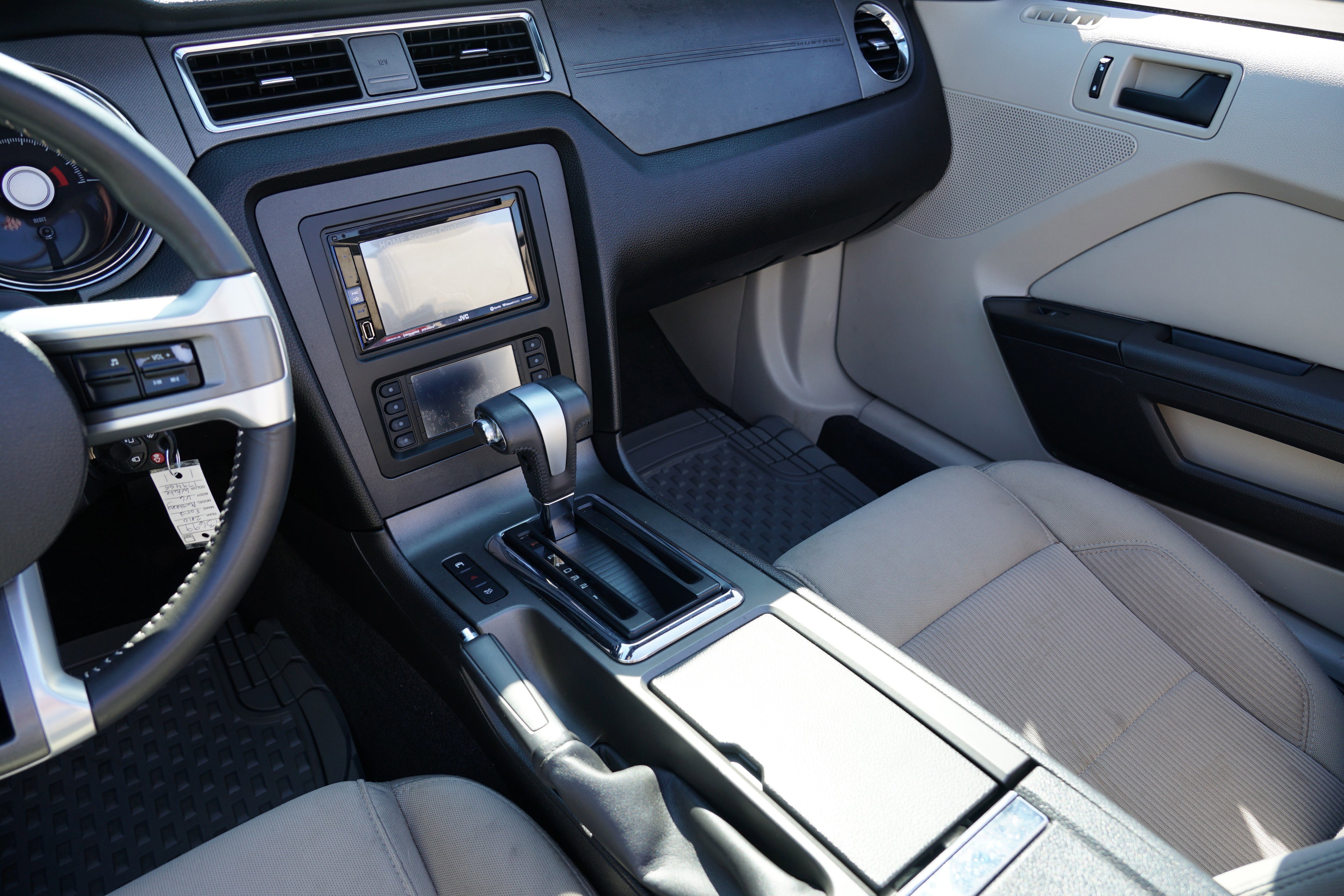 Used 2010 Ford Mustang Convertible image 20