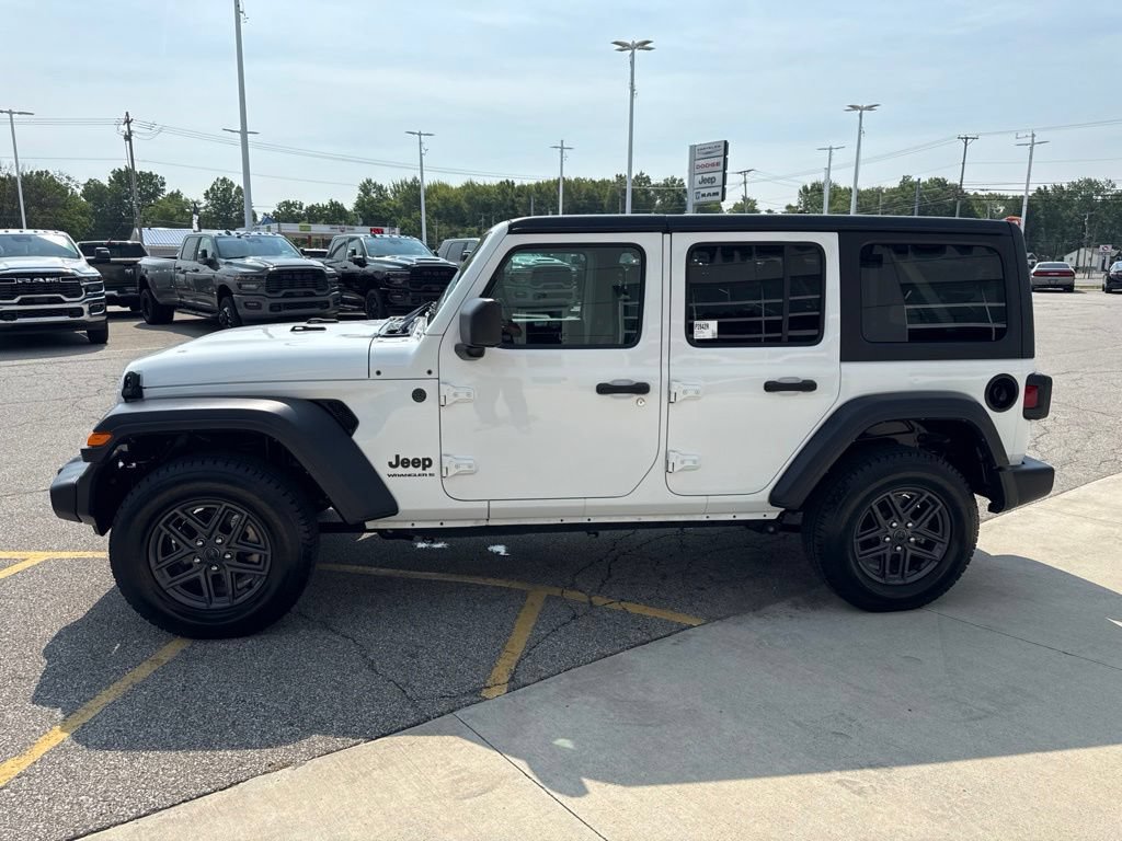 Used 2024 Jeep Wrangler Unlimited Sport AWD/4WD image 9
