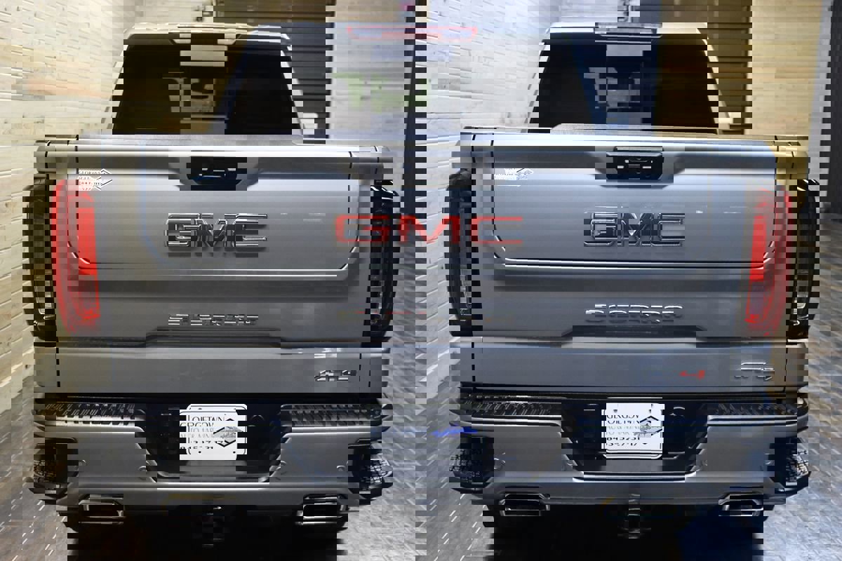 Used 2024 GMC Sierra 1500 AT4 image 4