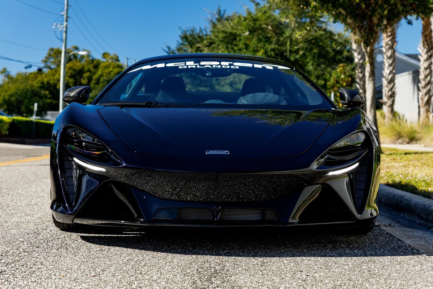 Used 2023 McLaren Artura RWD image 28