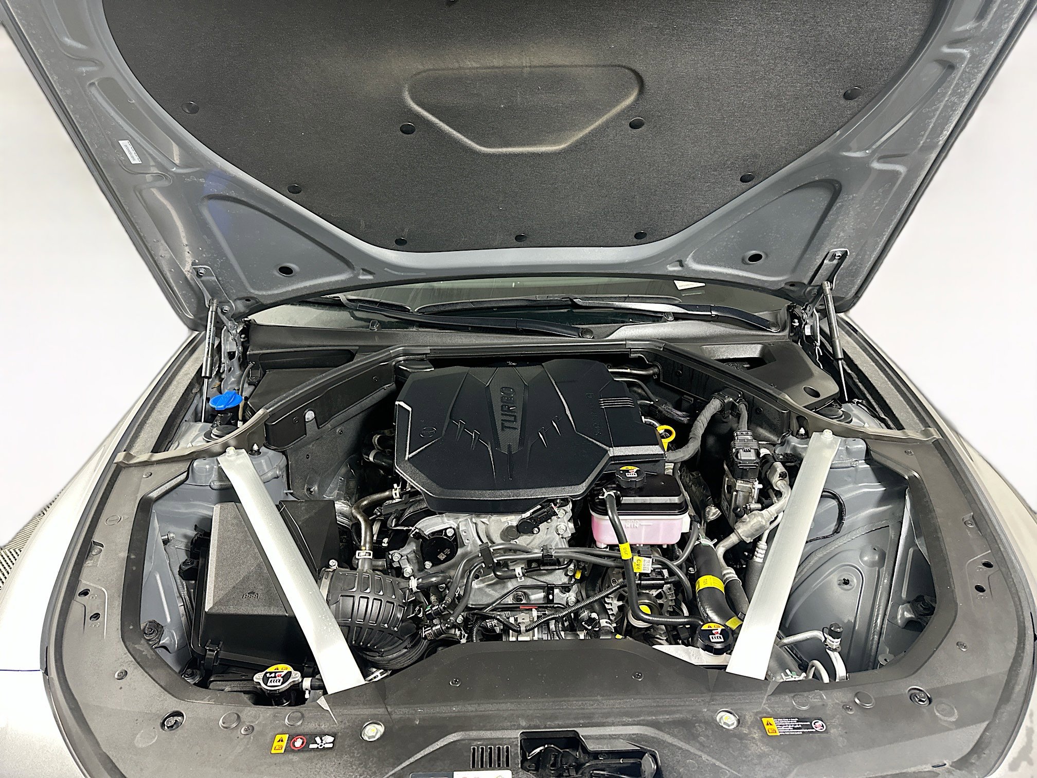 Used 2025 Genesis G70 2.5T image 34