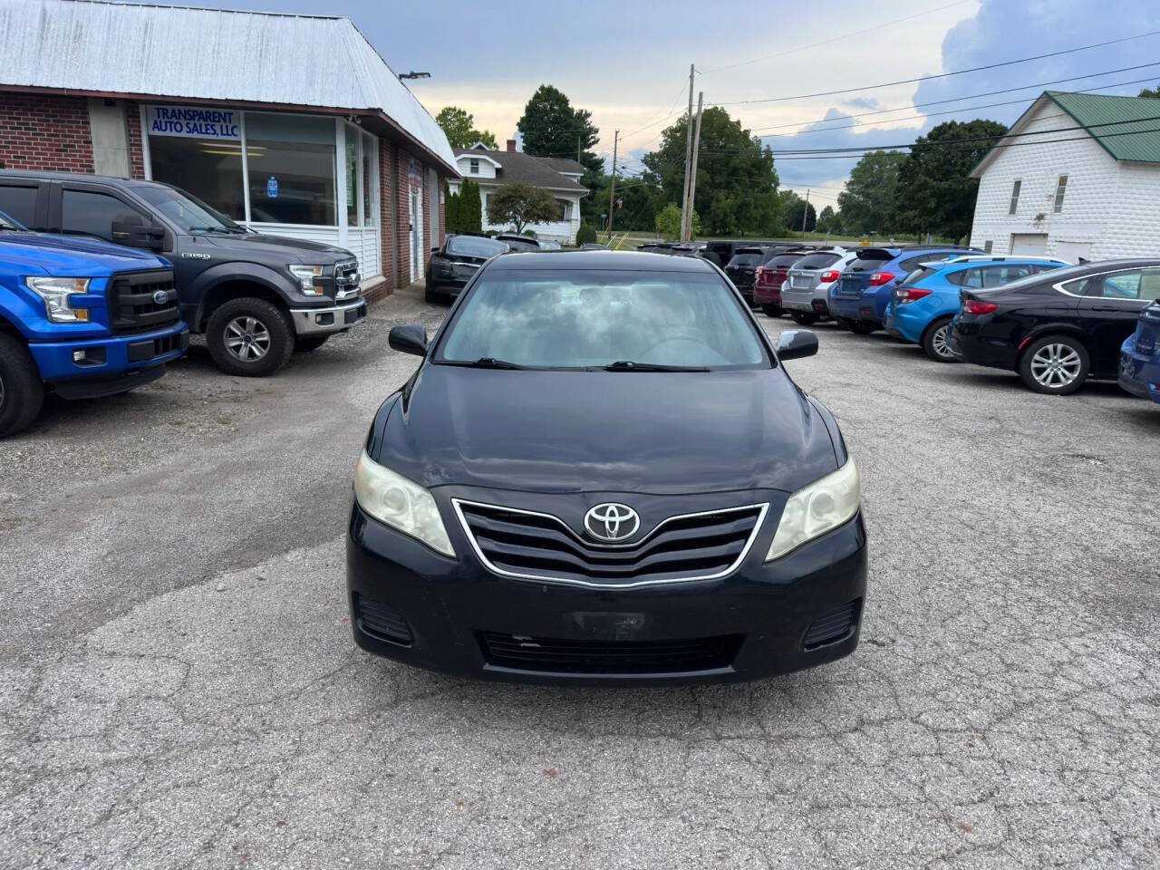 Used 2011 Toyota Camry LE FWD image 2