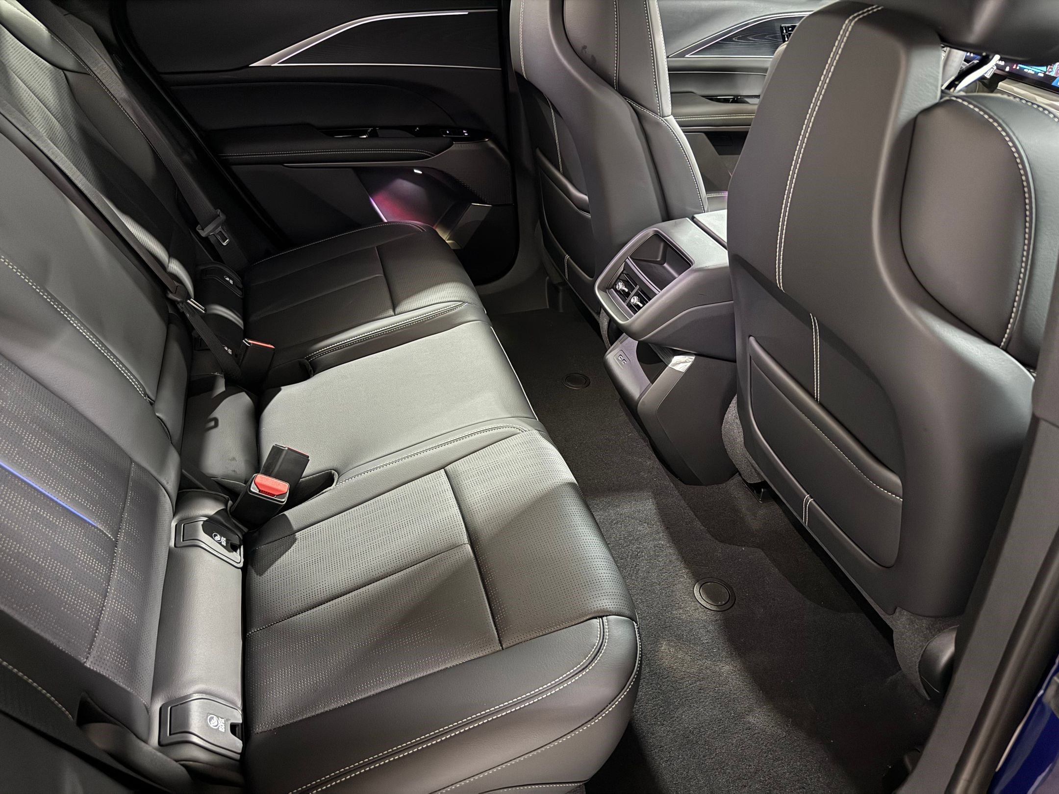 New 2026 Cadillac Lyriq Sport AWD/4WD image 44