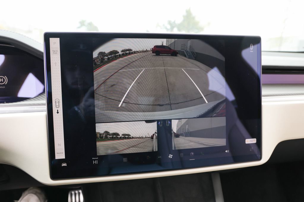 Used 2022 Tesla Model S Plaid image 11