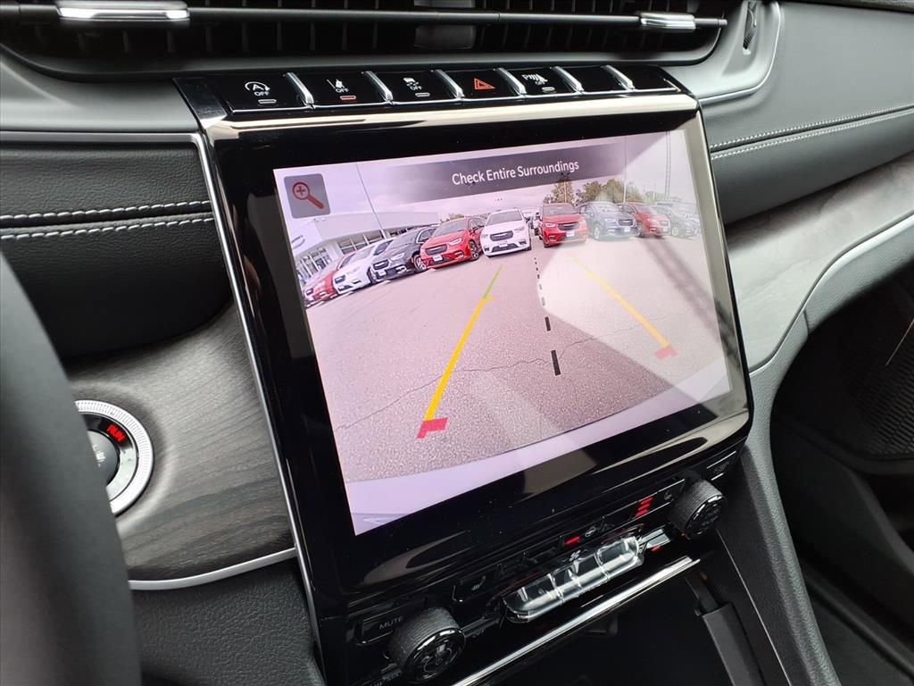 New 2025 Jeep Grand Cherokee L Limited w/ Black Appearance Package image 15