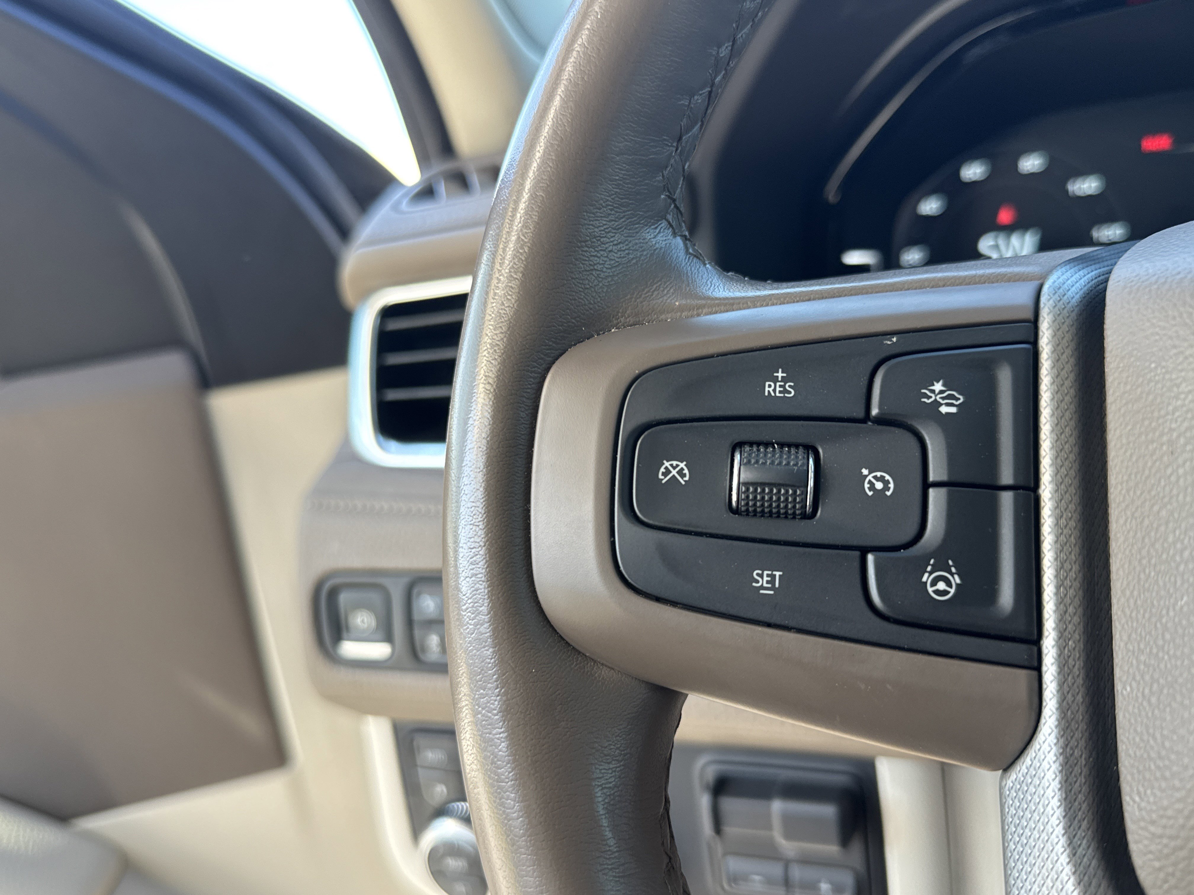Used 2024 GMC Yukon XL Denali w/ Advanced Technology Package AWD/4WD image 20