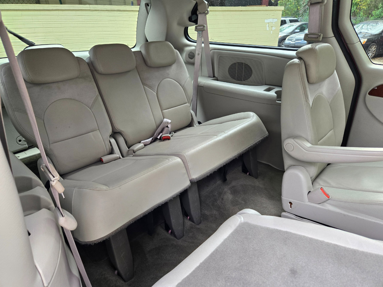 Used 2007 Chrysler Town & Country Limited image 9