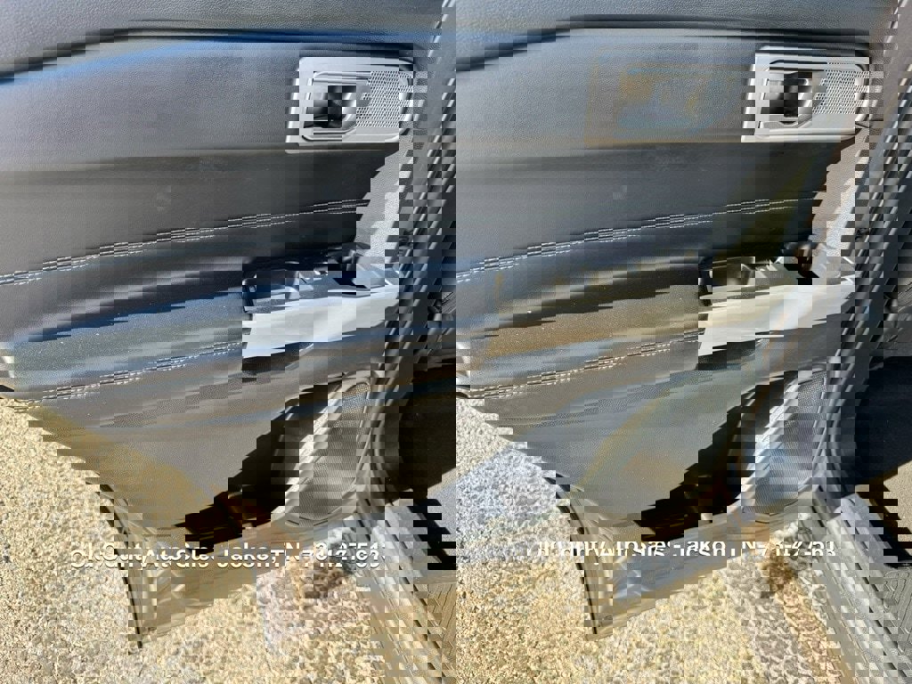 Used 2021 Ford Explorer Limited w/ Equipment Group 301A image 29