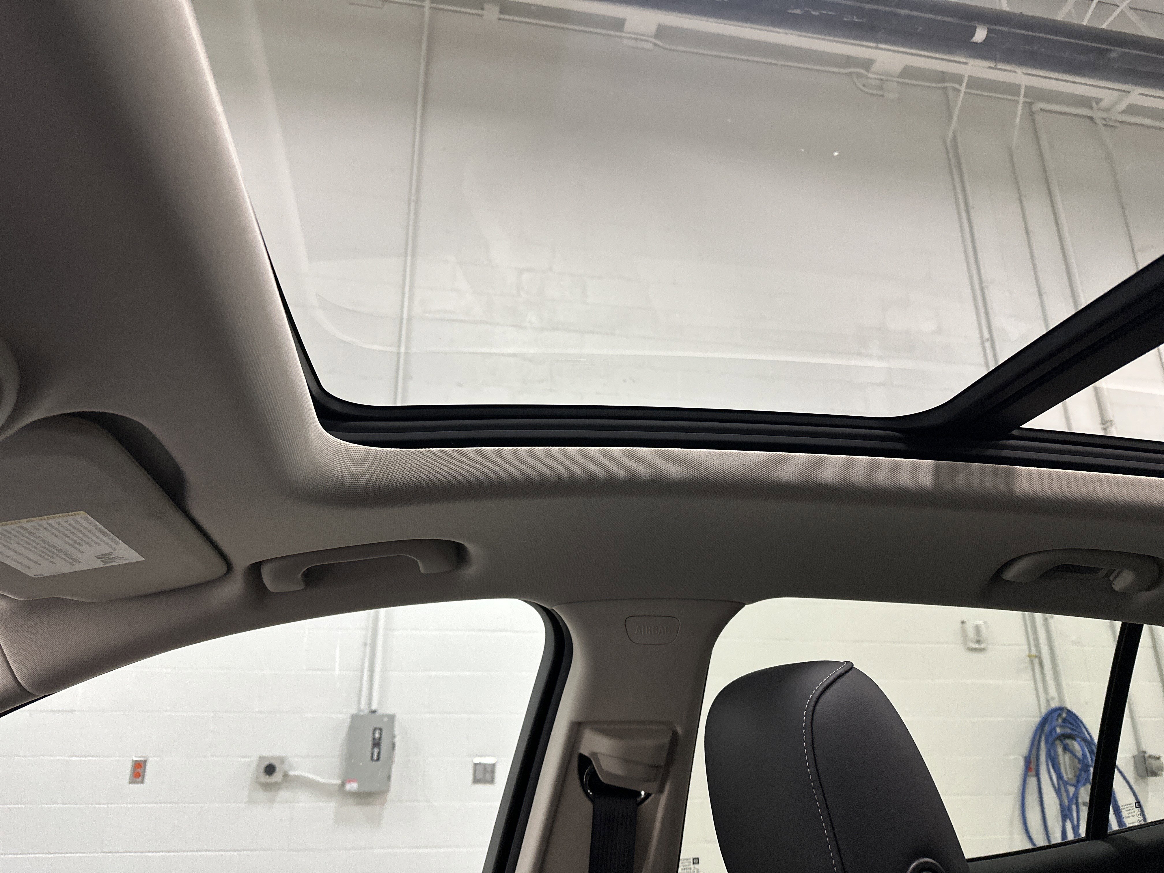 Used 2021 Buick Envision Essence w/ Technology Package I image 28