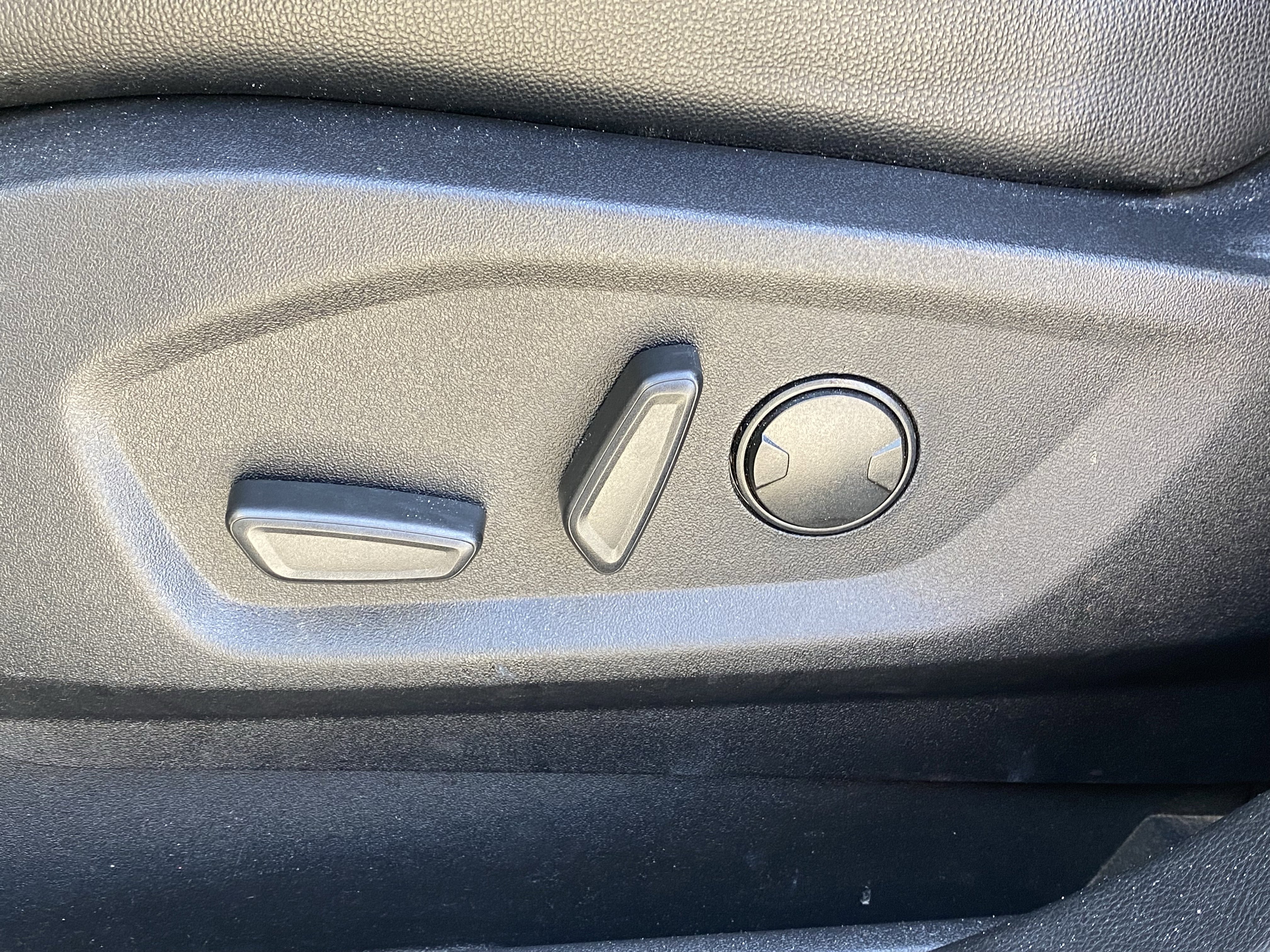 Used 2024 Ford Edge Titanium image 16