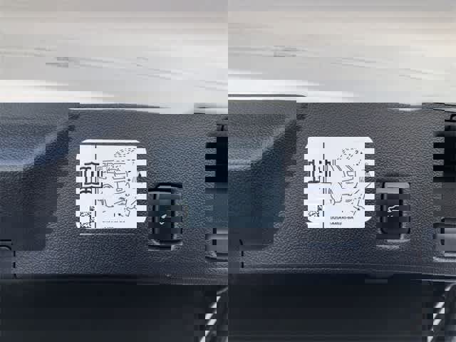 Used 2020 Ford Escape Titanium image 29