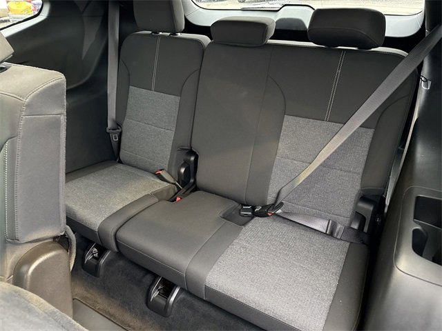 Used 2025 GMC Acadia Elevation image 24