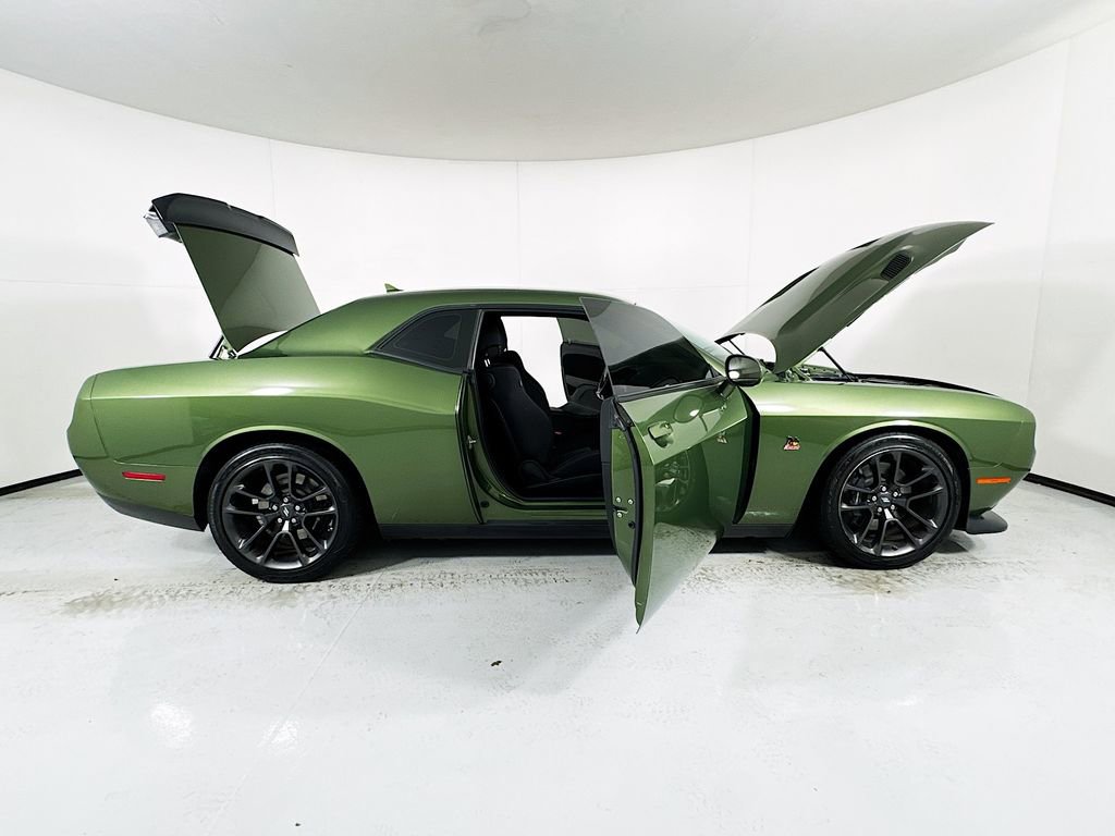 Used 2022 Dodge Challenger R/T Scat Pack RWD image 27
