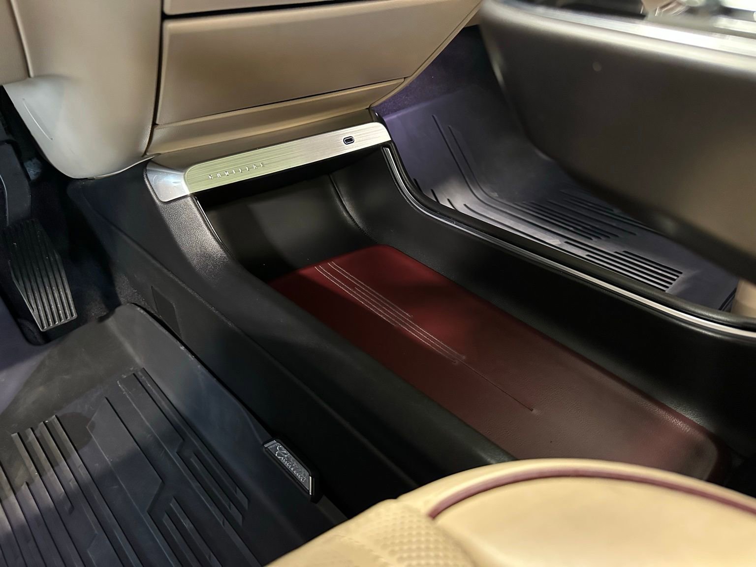 Used 2024 Cadillac Lyriq Sport w/ Nappa Leather Package AWD/4WD image 35