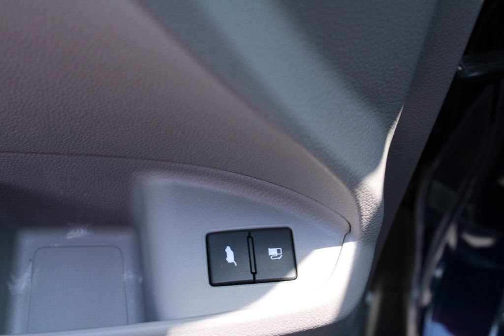 Used 2016 Honda Pilot Elite image 27