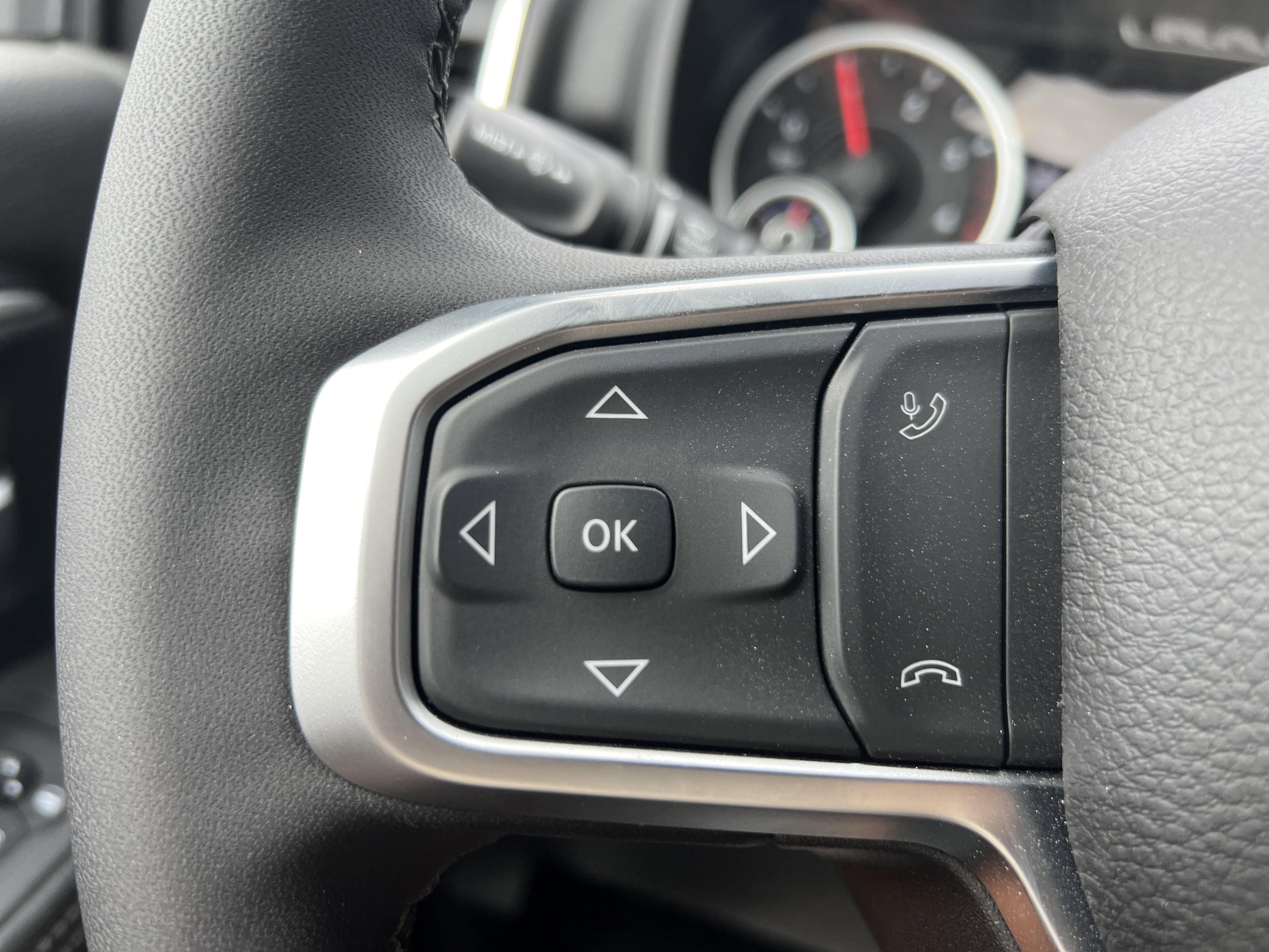 Used 2025 RAM 5500 4x4 Regular Cab image 24