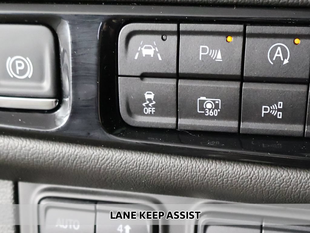 Used 2025 GMC Yukon Denali AWD/4WD image 5