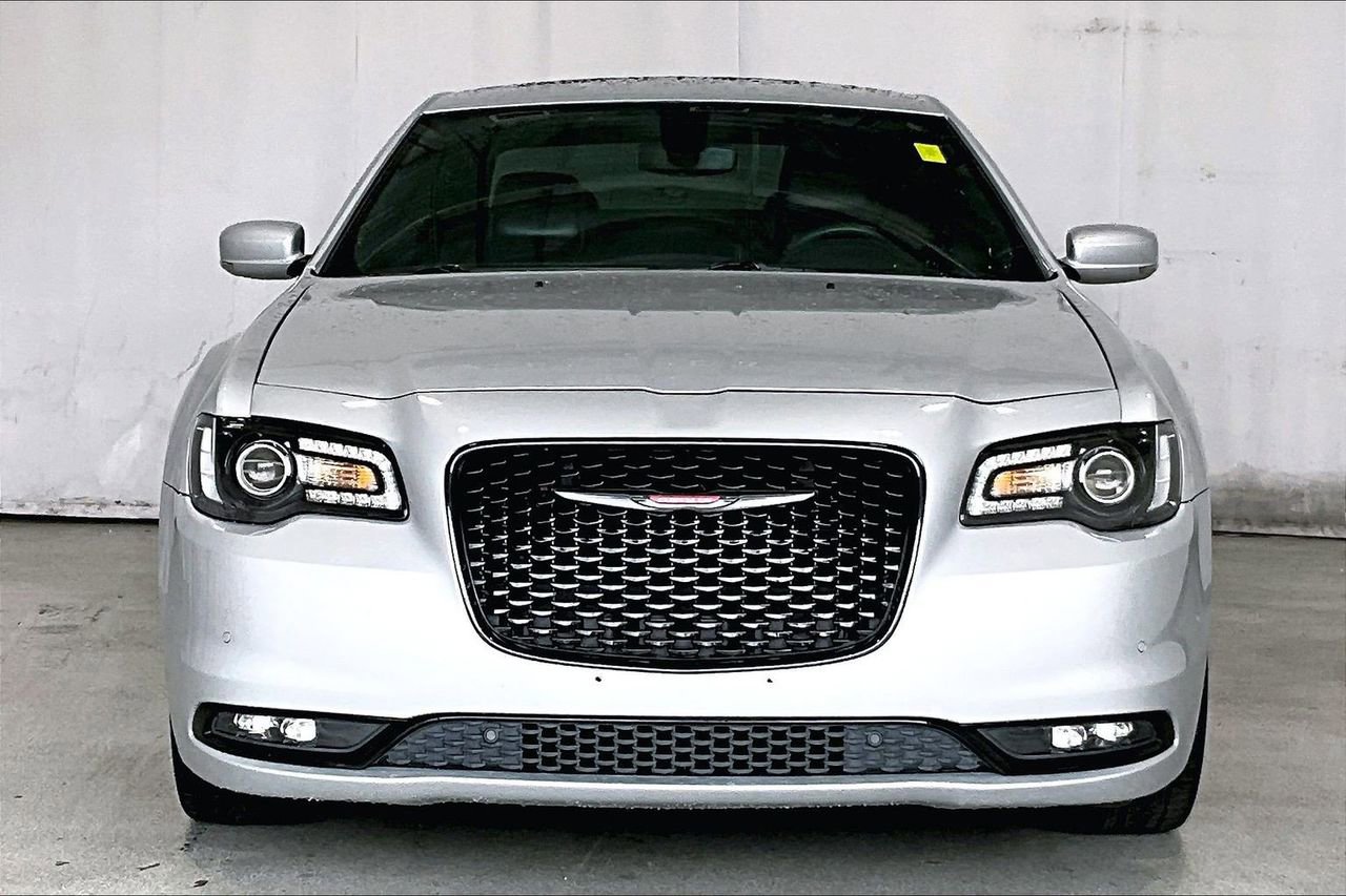 Used 2023 Chrysler 300 S RWD image 2