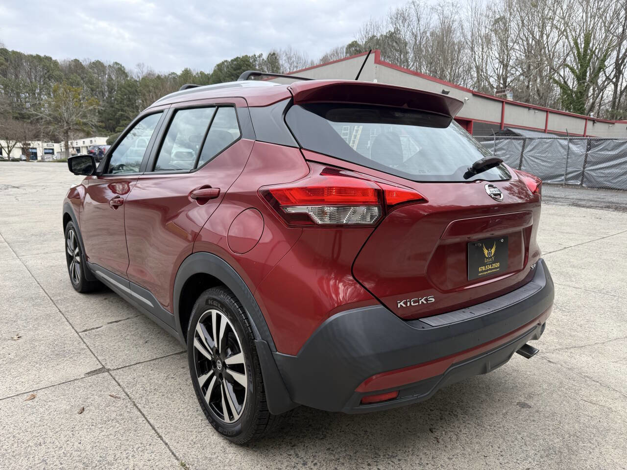 Used 2019 Nissan Kicks SR w/ Exterior Package image 9