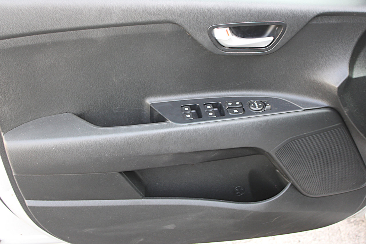 Used 2022 Kia Rio S image 13