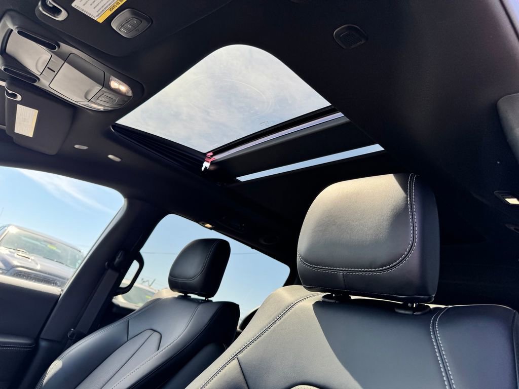 New 2026 Chrysler Pacifica Select image 26